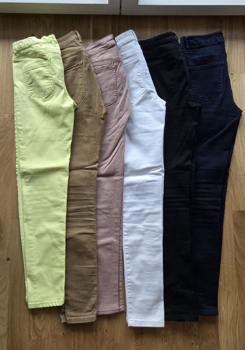 Jeans: Paket mit 6 Jeans. XS–S – Usato da Zug venduto da opo_cy5d