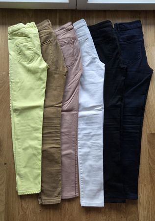 Paket mit 6 Jeans. XS–S