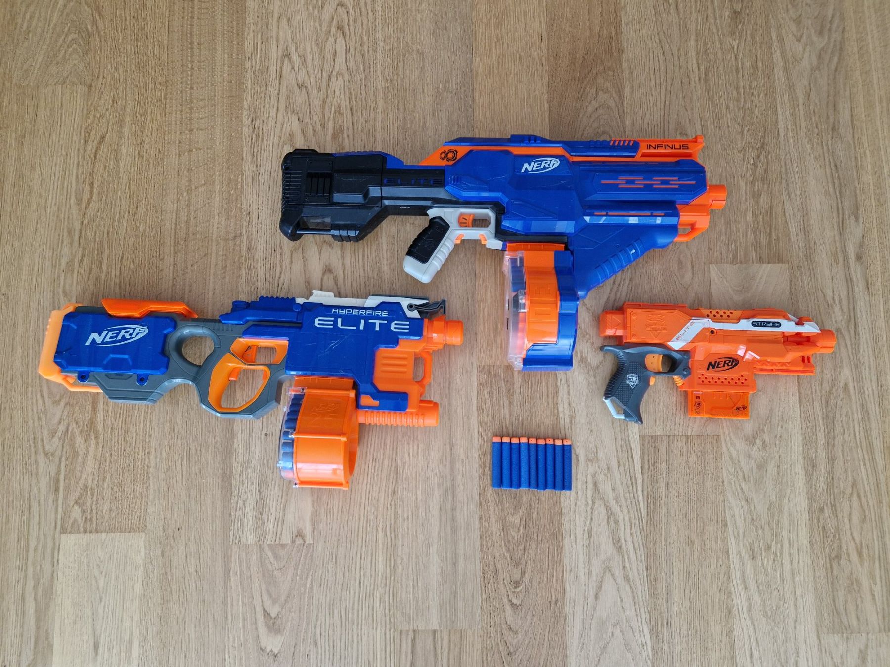 Nerf Giocattoli: 3 motorisierte Nerf Elite Blaster im Set – Usato da Baden venduto da Bib3