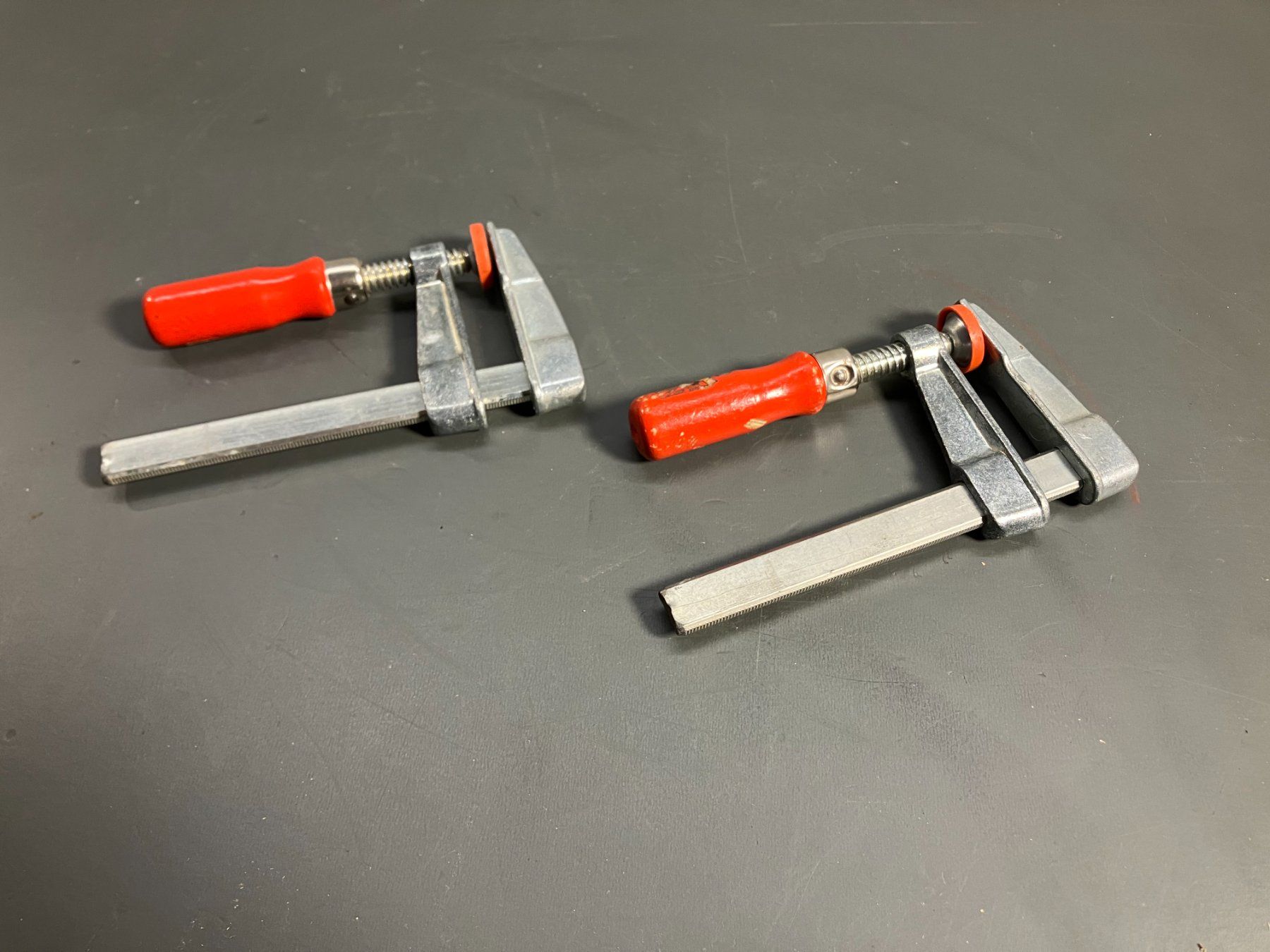 Tutti gli attrezzi: 2St. Profi Schraubzwingen ca. 150mm lang ab 1.- – Usato da Lichtensteig venduto da Buy24International 1