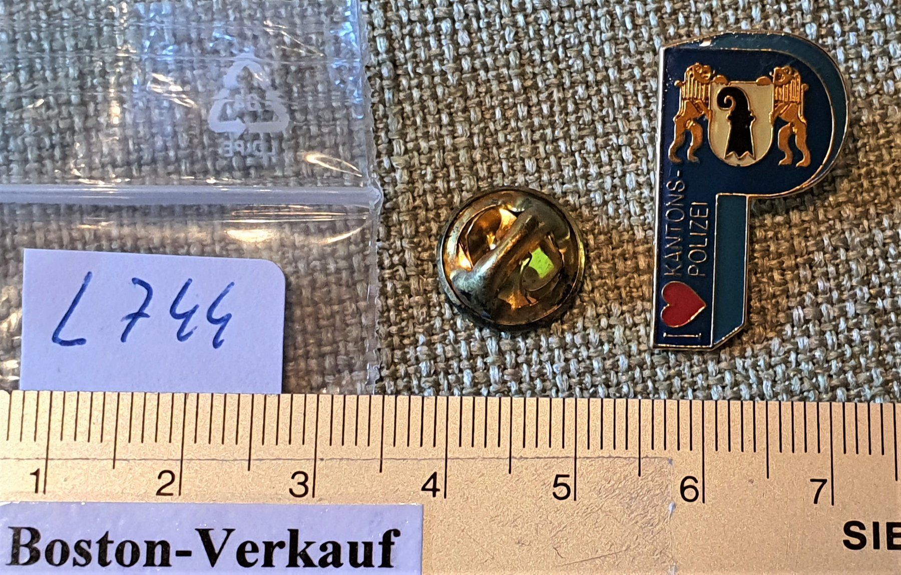 Plaketten & Abzeichen: L744 - Pin I Like Kantons Polizei Basel Stadt – Gebraucht aus Reinach BL von Boston-Verkauf 1