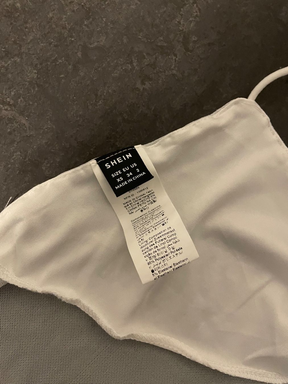 Shein Top: Rückenfreies Top – Nuovo (secondo la descrizione) da Zürich venduto da car_26mh 4