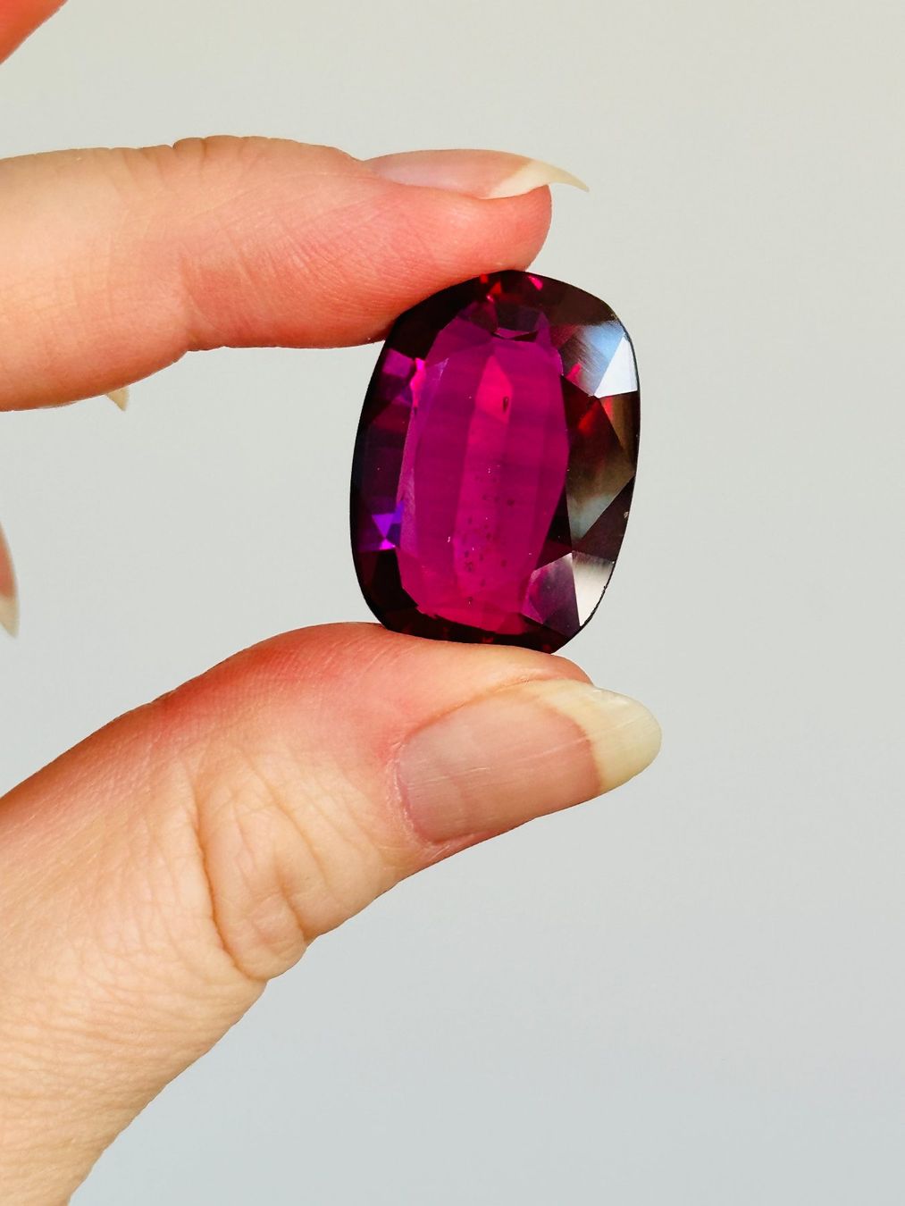 Pietre preziose: 47.35 Ct Certified Loose Gemstone – Nuovo e nell'imballaggio originale da Genève venduto da AWWA 5