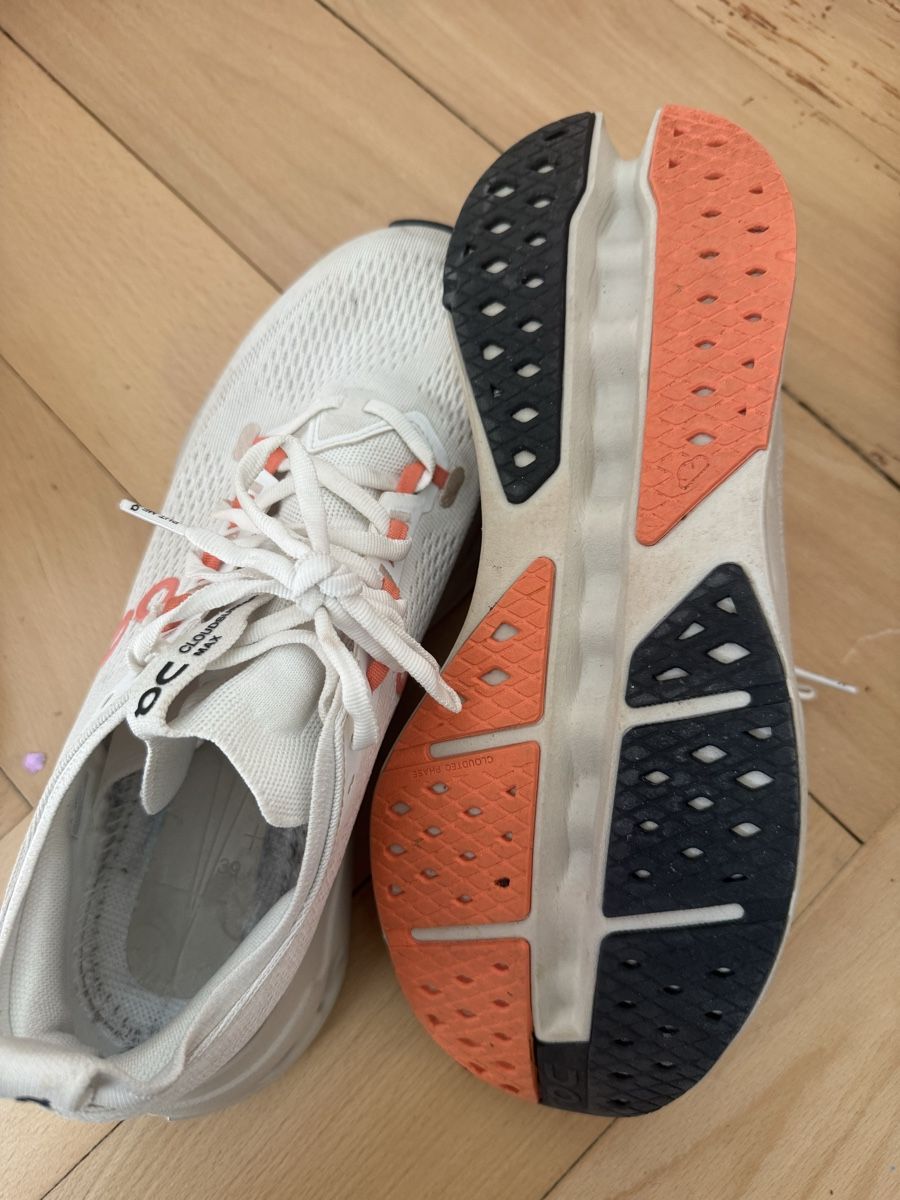 On Scarpe da uomo: On Cloudsurfer Max (42.5) – Usato da Bern venduto da Laufsport3000 3