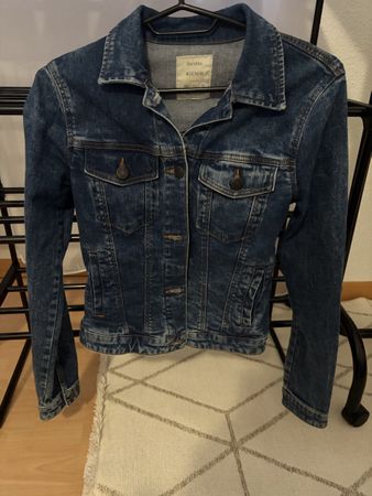 Bershka Jeansjacke blau Modell Denim Grösse XXS gebraucht