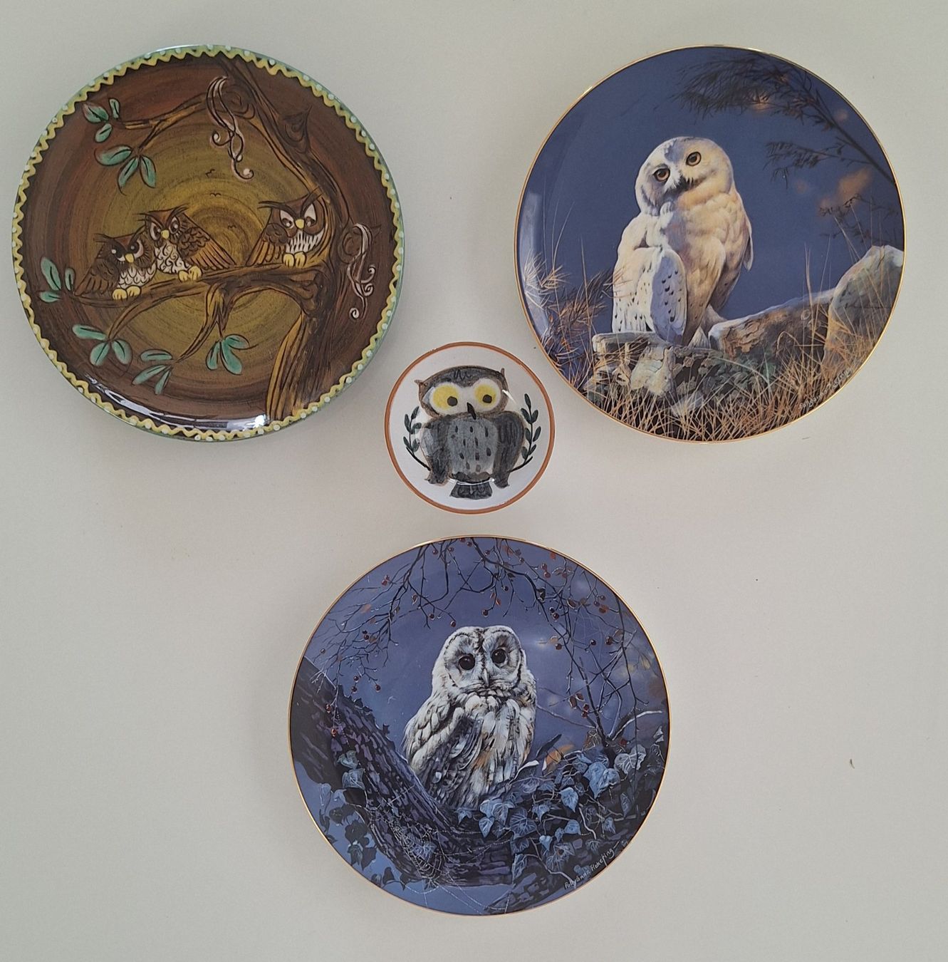 Piatti: Wedgwood + Handbemalte Keramik Teller – Usato da Horgen venduto da OlJaS
