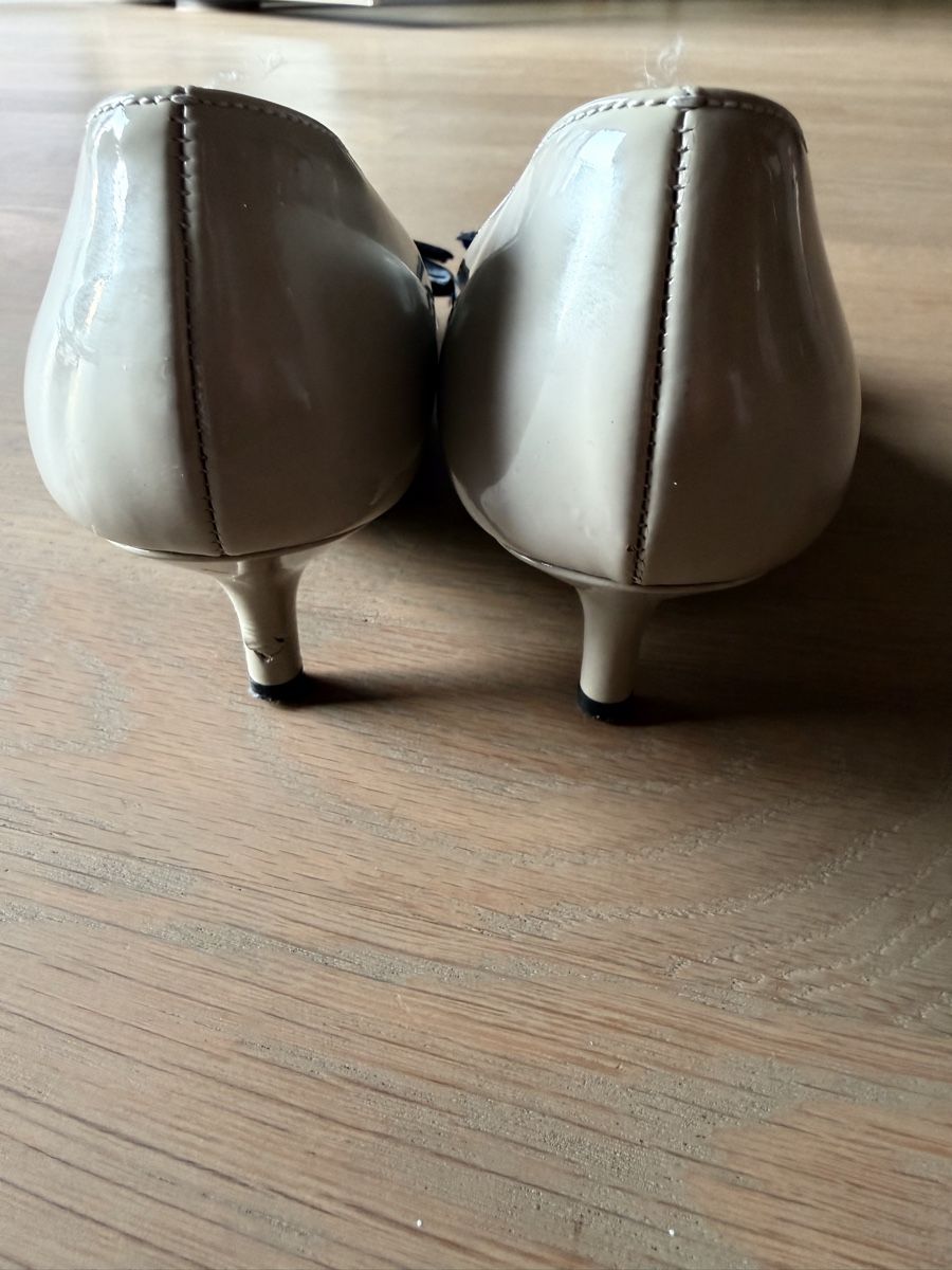 Prada Damenschuhe: Prada Damenschuhe Gr. 37.5 – Gebraucht aus Zug von Krokolila 2