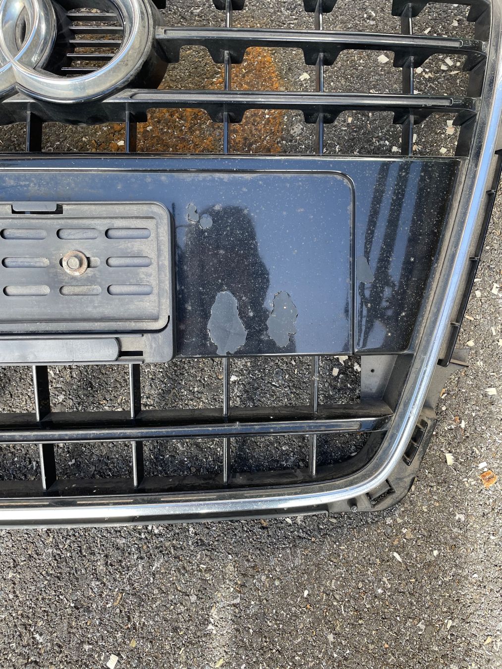 Audi Tutti pezzi di ricambio auto: Audi A4 avant Kühlergrill Chrom Schwarz – Usato da Kandersteg venduto da tim_9rgd 2
