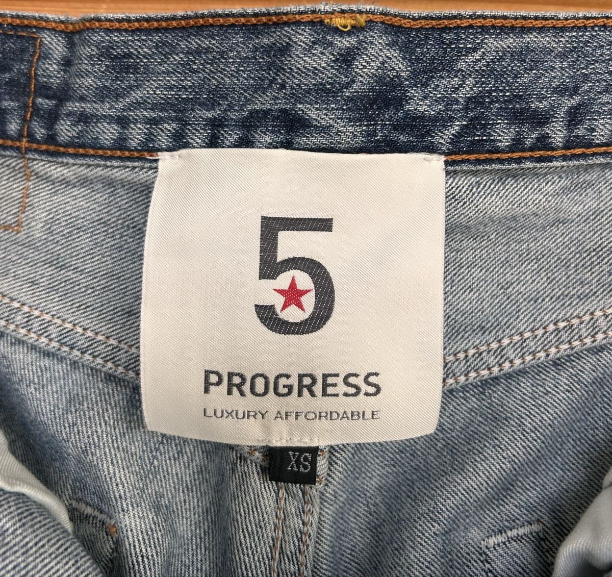 Levi's Jeans: Levi’s Jeans / Design by 5 Progress, Gr. 36 – Usato da Bern venduto da applecake 6