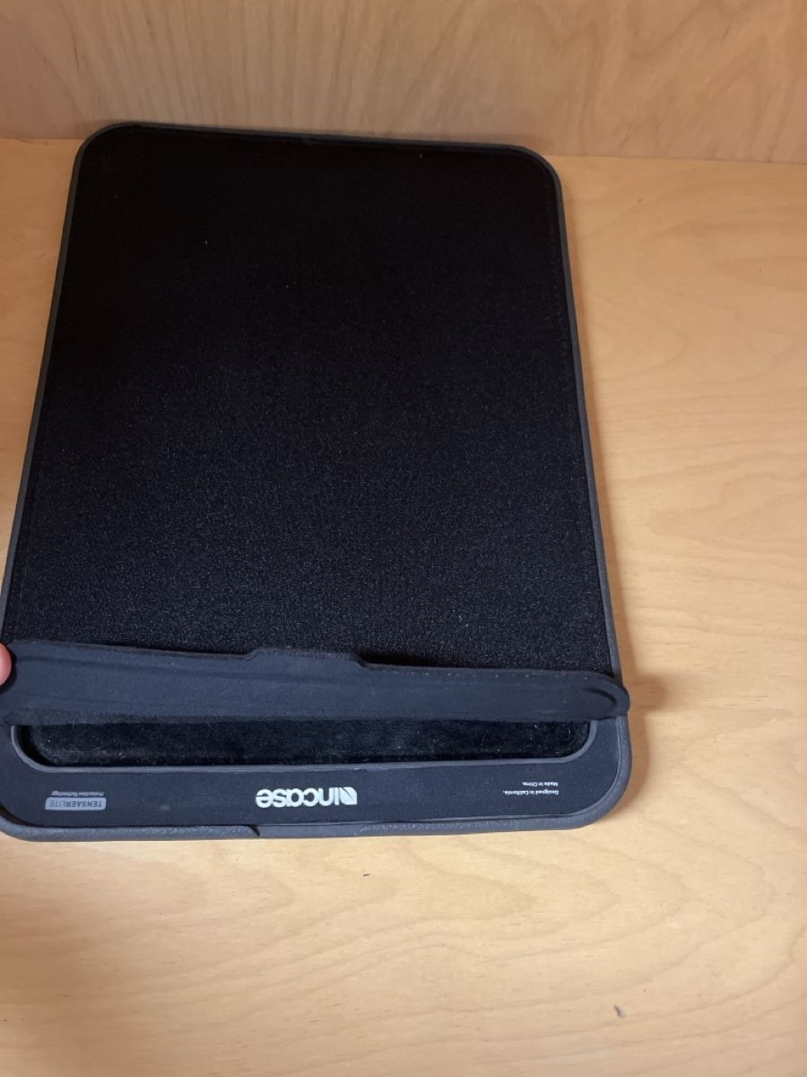 Coques & Sacs: Laptophülle Macbook 12zoll – D'occasion à Hergiswil NW par ercrah 2