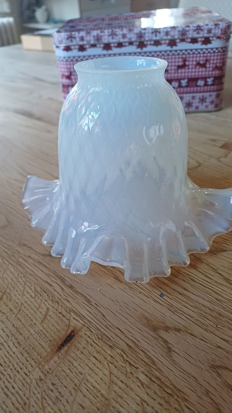 Lampenschirme: Schönes Jugendstil Lampenglas Opalinglas – Gebraucht aus Flawil von Pinkmalibu 1