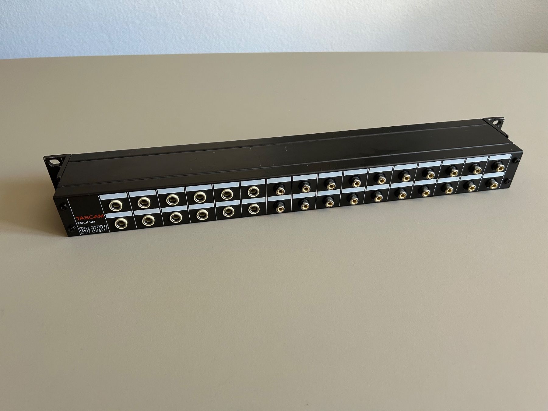 Componenti elettronici: Tascam PB-32W Patch Bay Rack 19 Zoll gebraucht – Usato da Zürich venduto da LuZ_8005 2