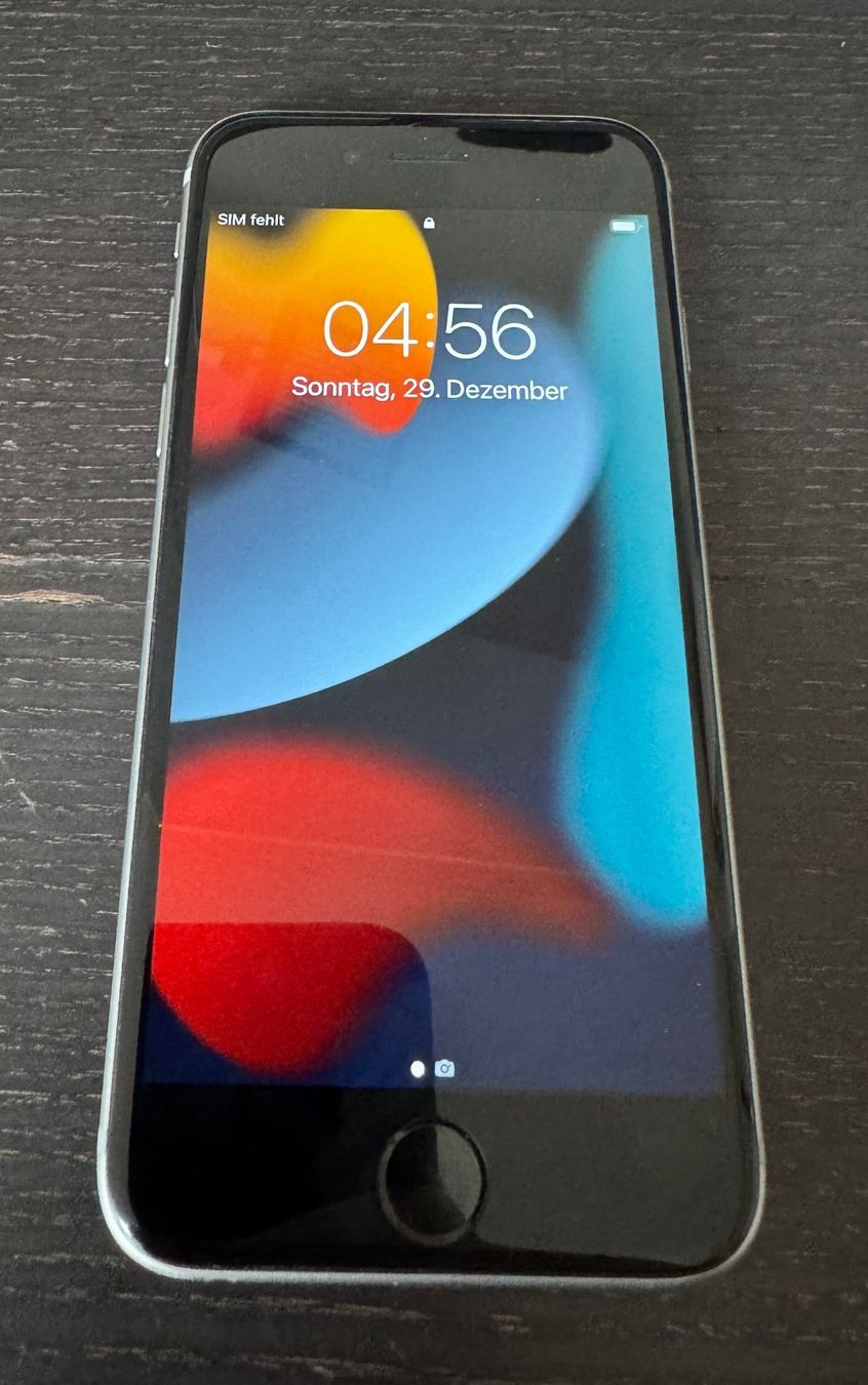 Apple Handys / Smartphones: iPhone 6S, iOS 15.8.3, 64GB, Space Grey, silber, schwarz – Gebraucht aus Winterthur von YaV 1