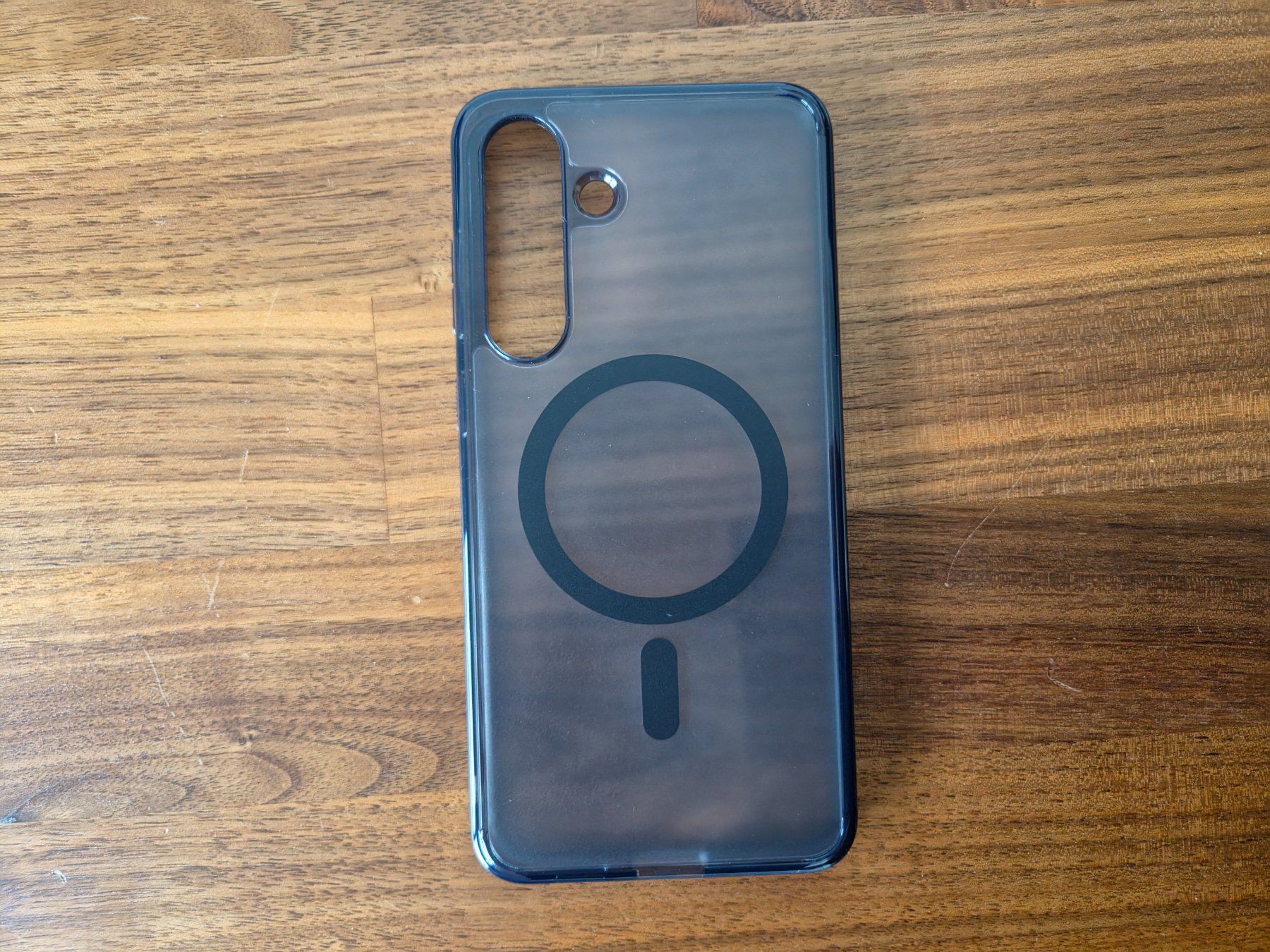 Spigen Coques & Protection écran: Galaxy S25 Fe Spigen Hybrid Case Matte – Neuf (Voir description) à Reinach AG par mali.kes