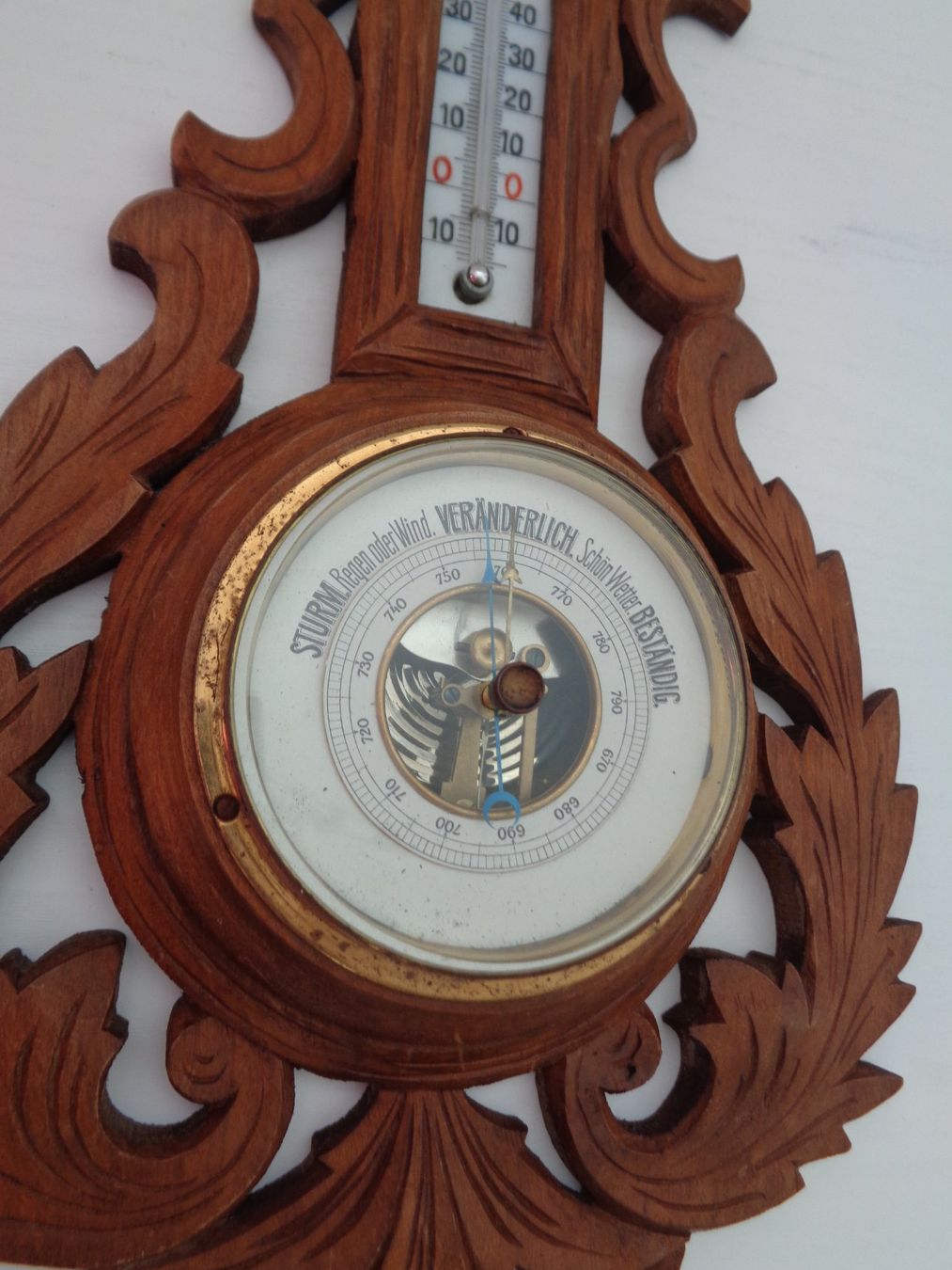 Altri elettrodomestici e apparecchi d’epoca: Antiker Barometer mit Holzschnitzerei - Vintage – Usato da Chur venduto da omonia 2