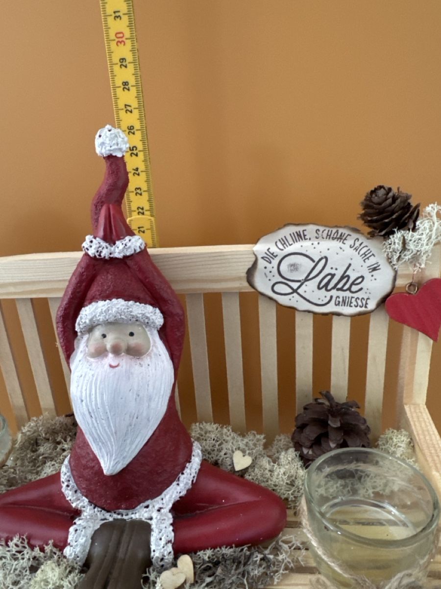 Tutte le decorazioni: Yoga Samichlaus auf Holz Bank. – Usato da Biberist venduto da Bsetzistei11 2