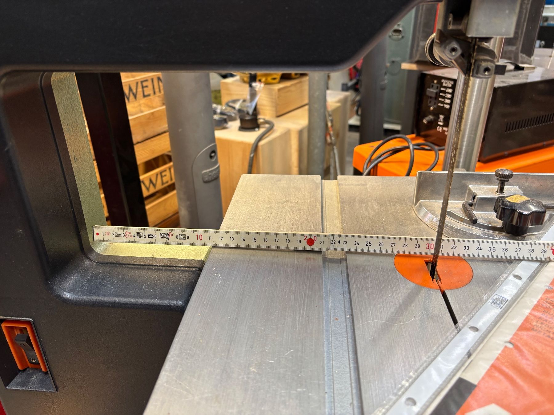 Dewalt Seghe: Bandsäge DeWalt Modell BS/1310 mit Anweisung+Parallelanschl. – Usato da Winterthur venduto da ReUse_Baumarkt 2