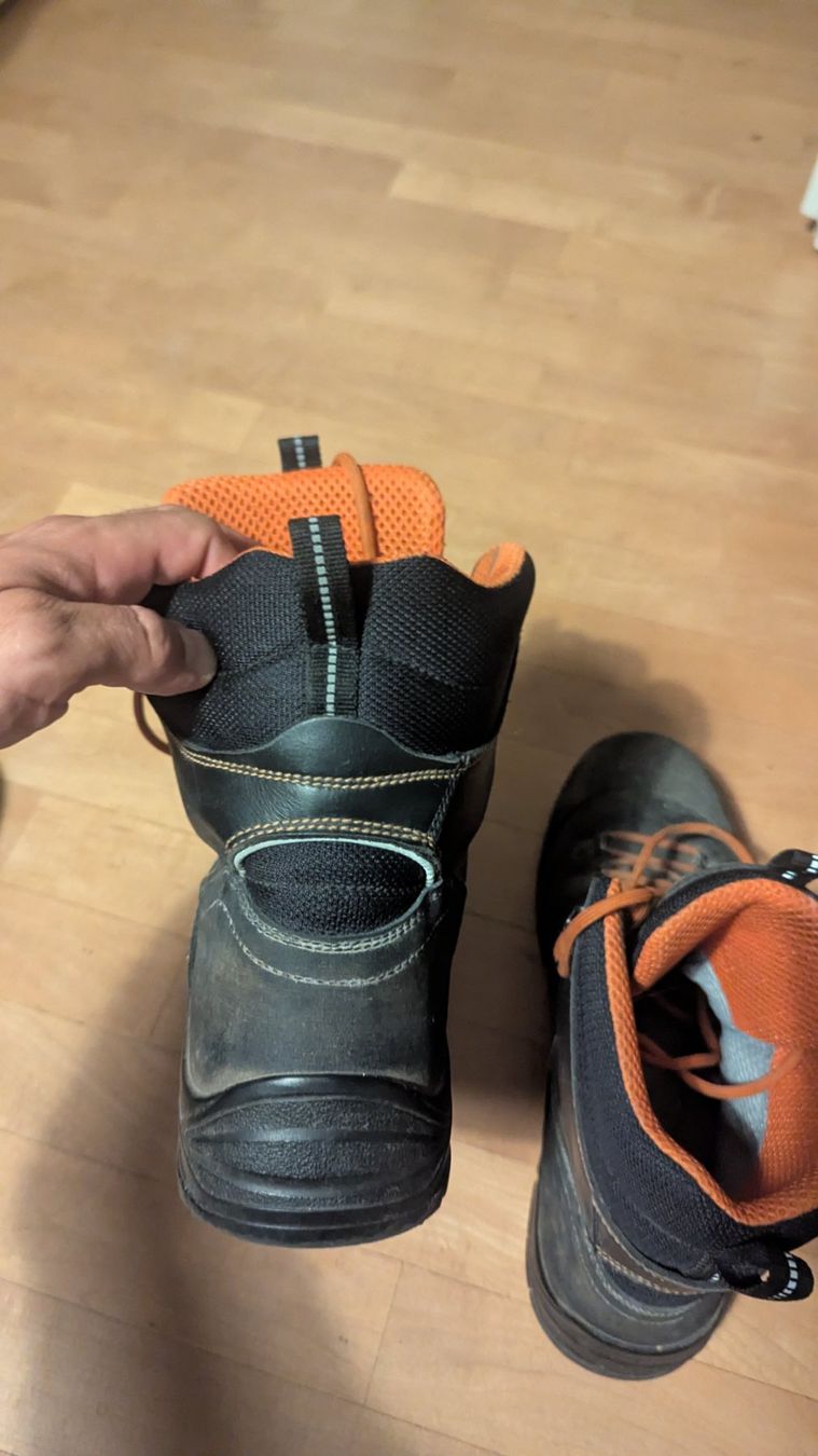 Scarpe da uomo: Bormio Sicherheitsschuh 43 – Usato da Kilchberg ZH venduto da magictobi 1