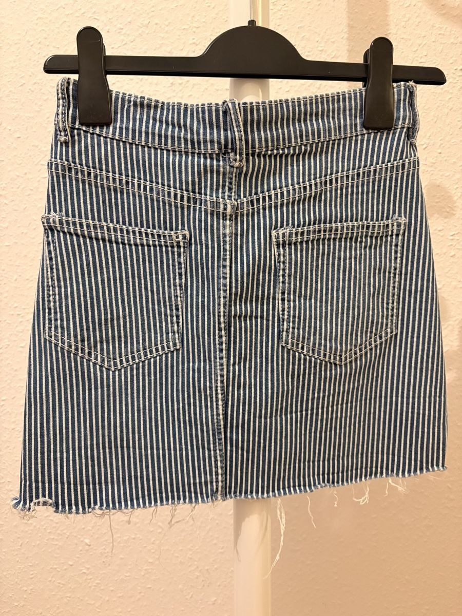 Bershka Gonne: 2 jupes avec rayures – Nuovo (secondo la descrizione) da Chêne-Bougeries venduto da bru_bs9n 1