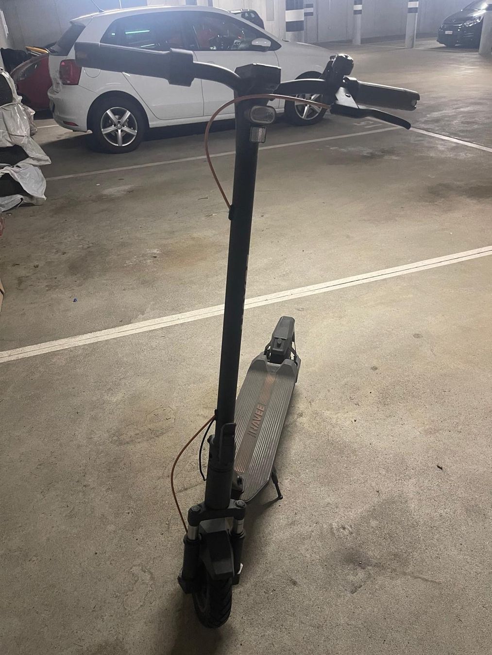 Kickboard: Monopattino elettrico / e-scooter NAVEE – D'occasion à Stabio par nin_syk6 2