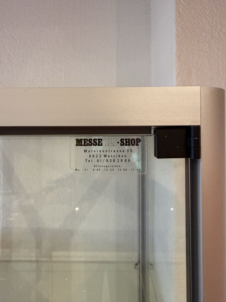 Vetrine: Glasvitrine inkl. 2x Schlüssel – Usato da Reisiswil venduto da uleibundgut 1