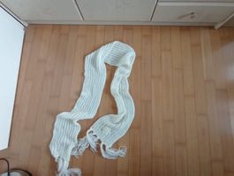 Schal gestrickt weiss