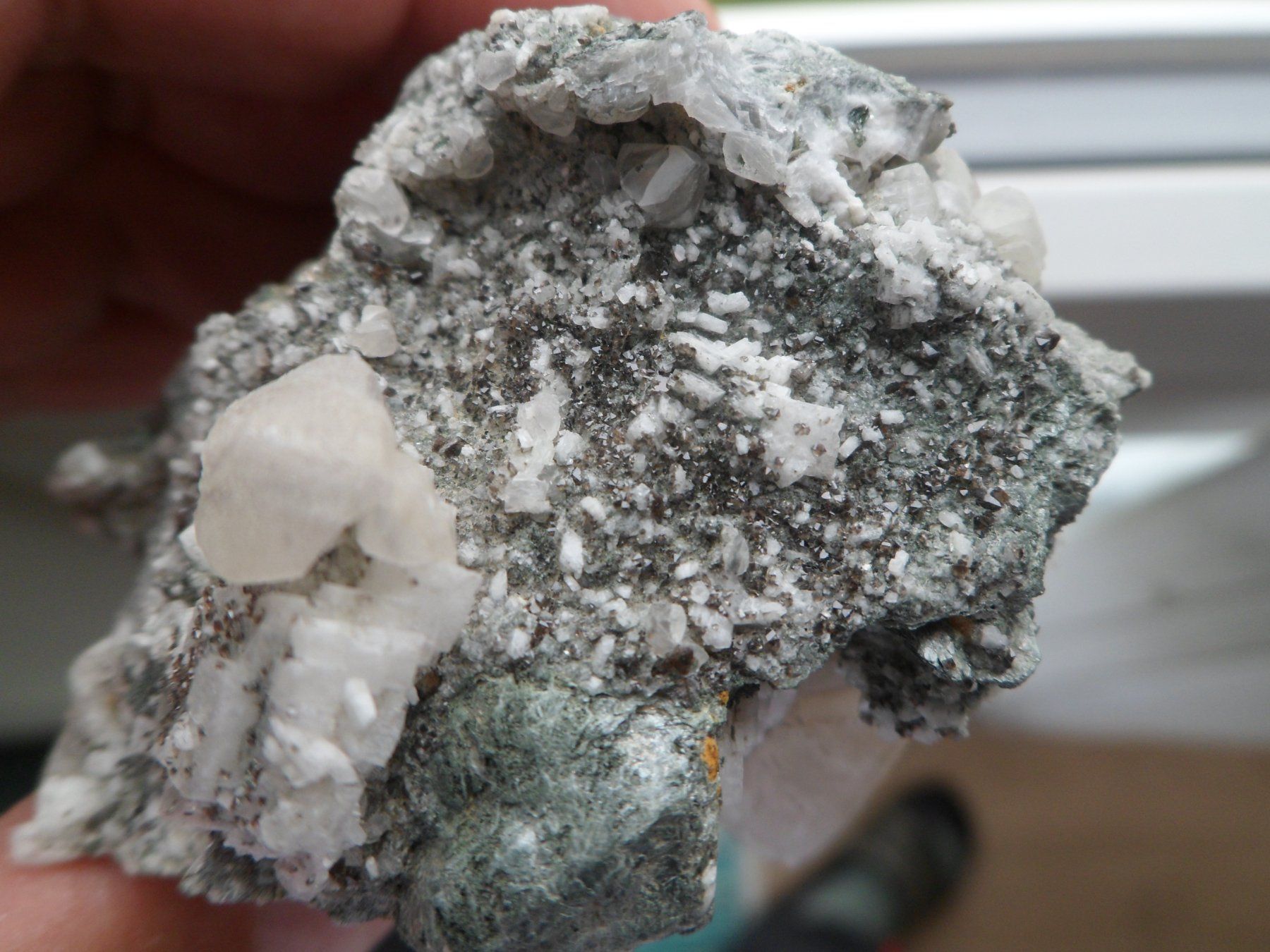 Minerali & Pietre curative: Titanit, Calcit, Adular, Pyrit. Schweiz – Usato da Affoltern am Albis venduto da Fossil60 4
