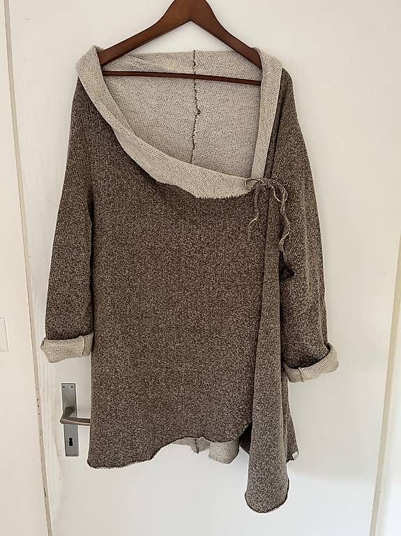 Giacche: Poncho / Strickjacke - Onesize - creme/braun meliert – Usato da Humlikon venduto da kar_xhg8 2