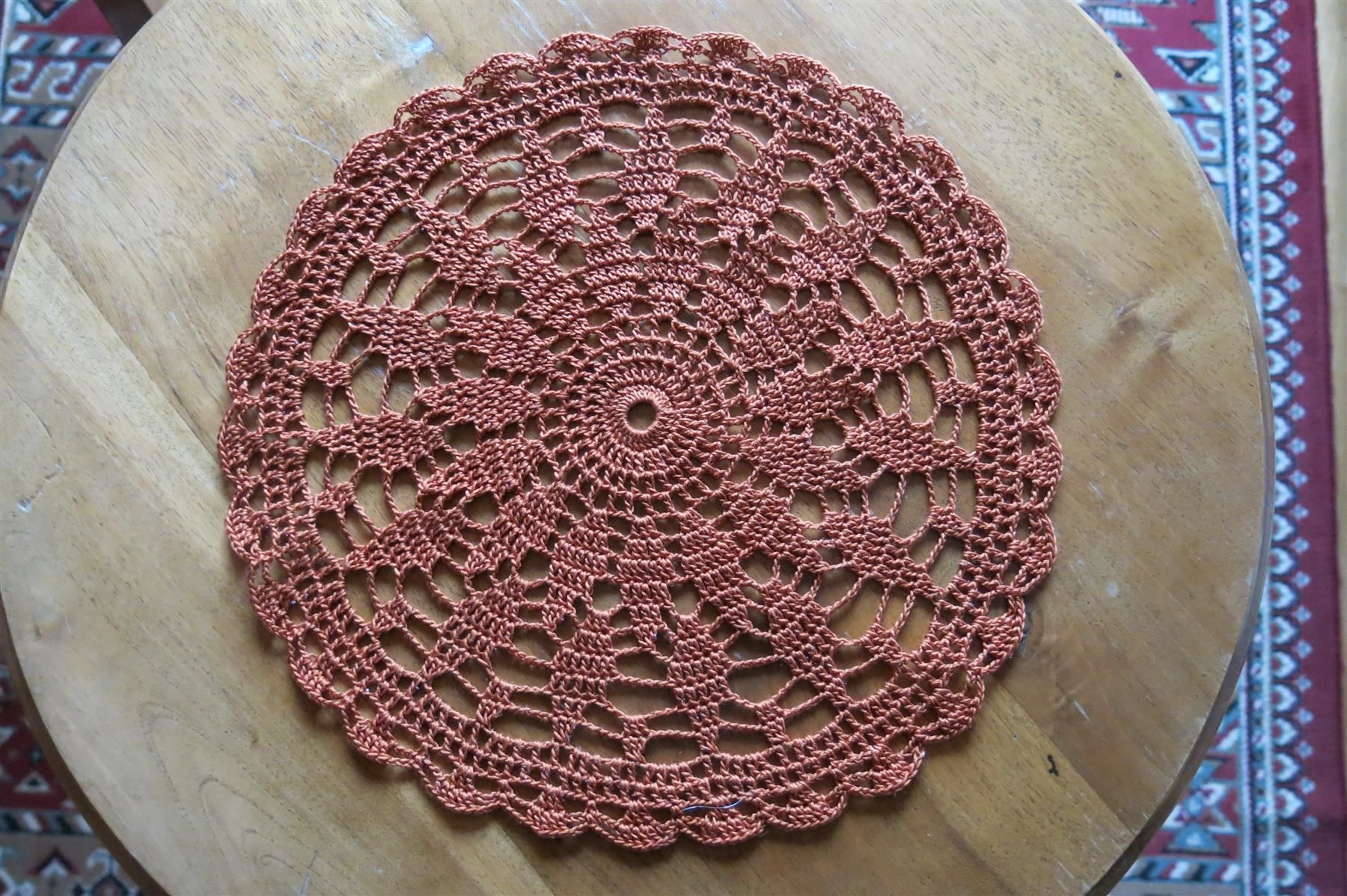 Tutte le decorazioni: Rundes Häkeldeckchen ca 31cm / rehbraun – Nuovo (secondo la descrizione) da Schaffhausen venduto da Espressoo7 2