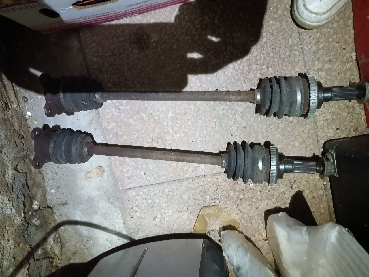 Mazda Tutti pezzi di ricambio auto: Mazda 323 4x4 Gtr Gtx Hinterachswelle – Usato da Gudo venduto da dispo3