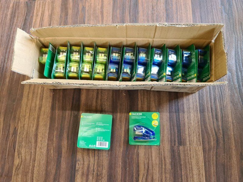 Tous les outils: Posten Mini Tacker in 2 Farben ab 1.- – Neuf avec emballage d'origine à KRINAU par Mio_Liqstyle 1