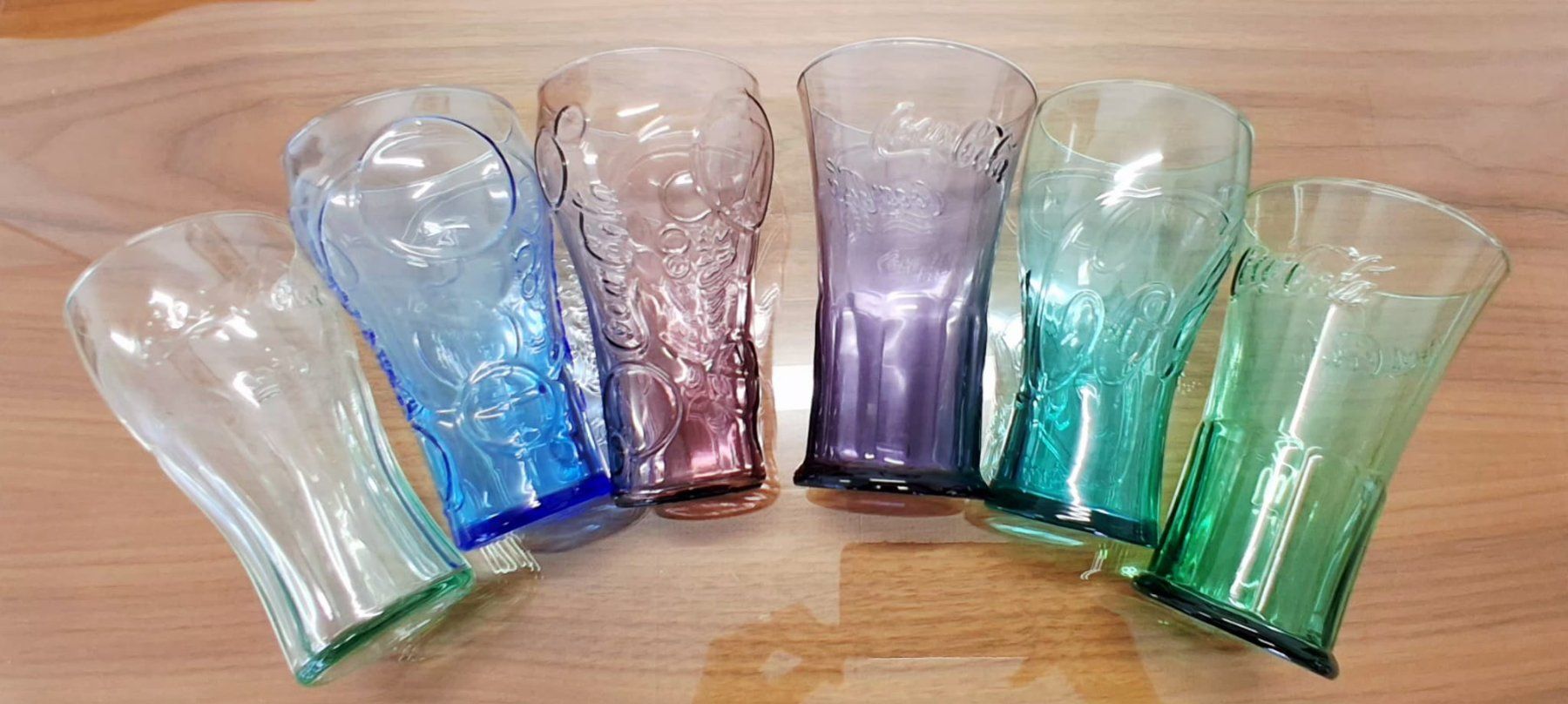 Coca-Cola Gläser: Coca-Cola Gläser Set 6 stk, Verschiedene Farben – Gebraucht aus Sonceboz-Sombeval von ant_cd5j 4