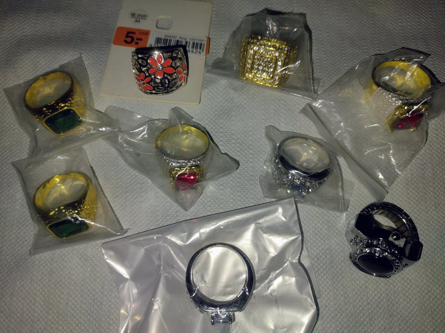 Anelli: MODESCHMUCK ** 9 FINGERRINGE ** GOLD & SILBERFARBIG ** ELVIS – Nuovo (secondo la descrizione) da Lupfig venduto da Womewome 2