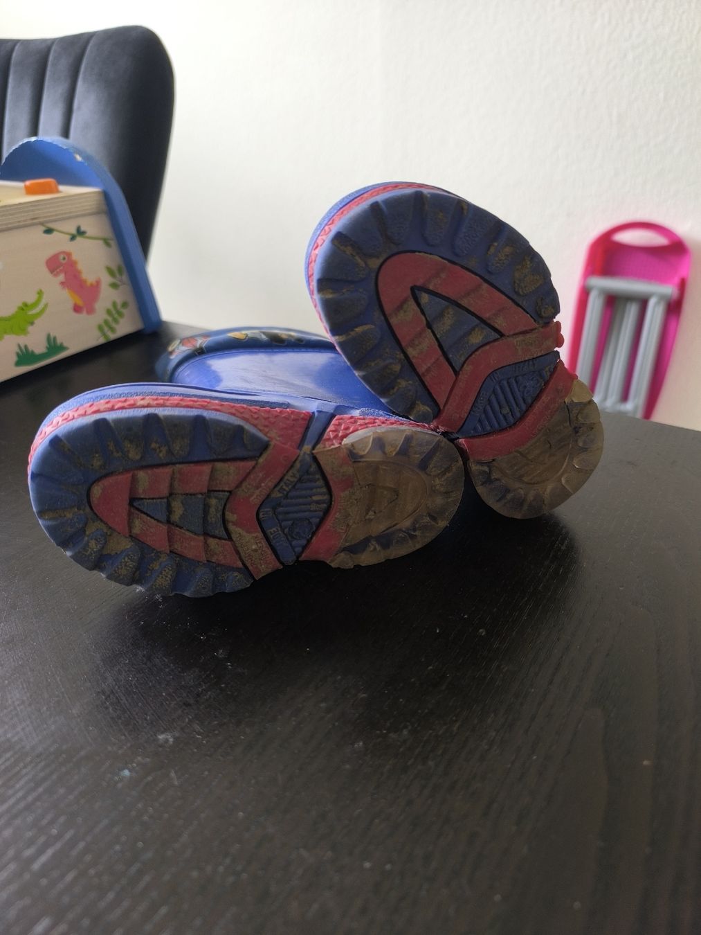 Scarpe per ragazzi: Gummistiefel Pingu Grösse 23  – Usato da Brügg BE venduto da Meui_Zouberding 1