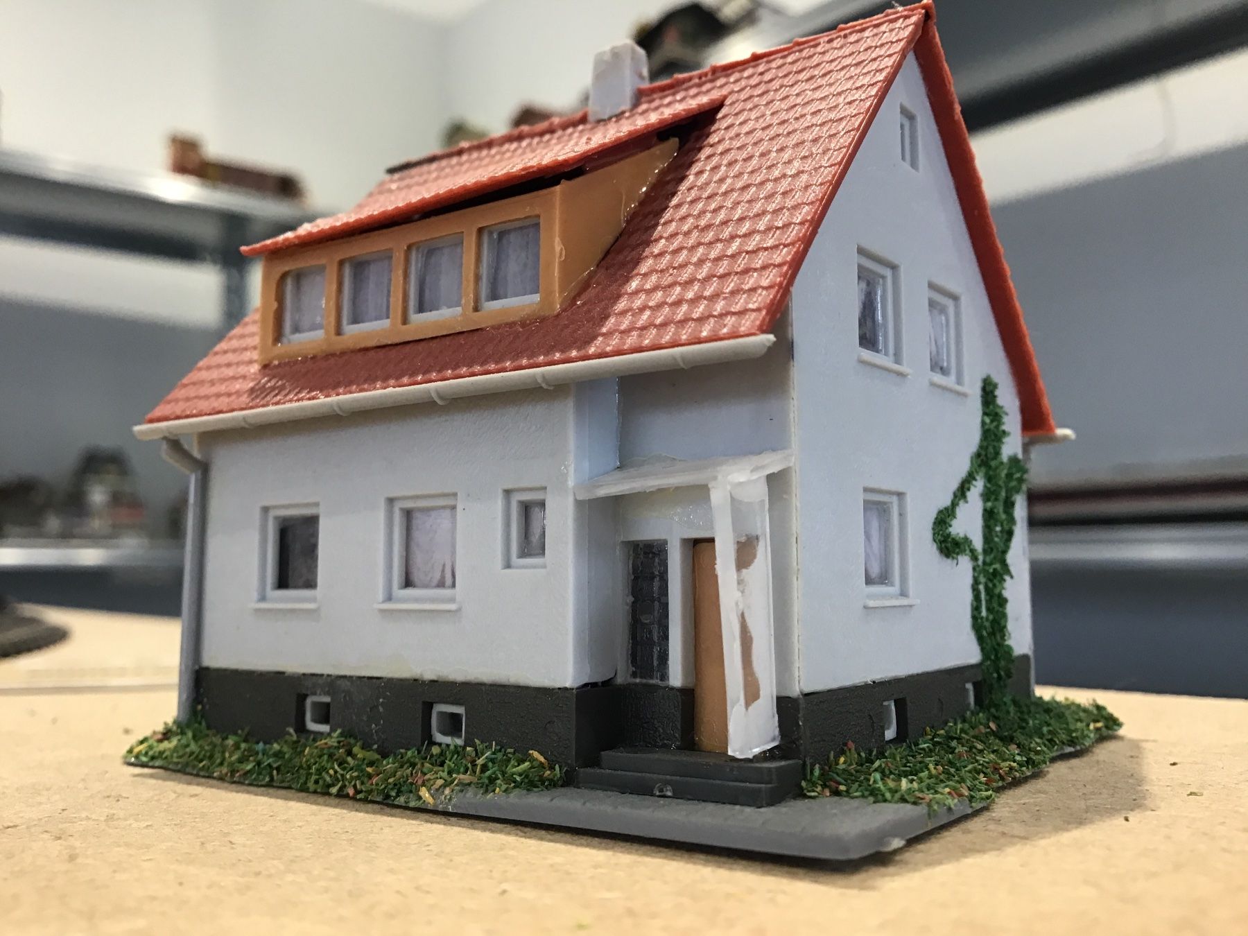 Kibri Modellini di ferrovie: Kibri Haus, Spur N Modellbau, Häuschen – Usato da Männedorf venduto da Spezial-Modelle 1