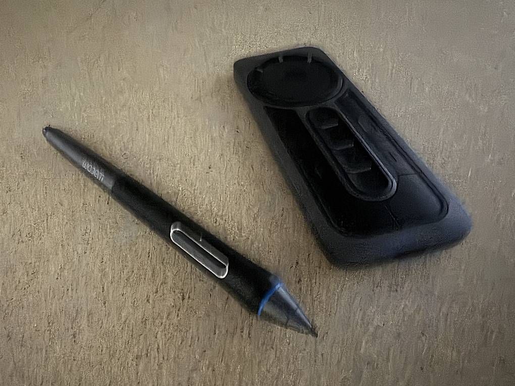 Wacom Tablet PC: Wacom Cintiq 27QHD Touch (Creative Pen & Touch Display) – Gebraucht aus Oberwil BL von JoelCartier 1
