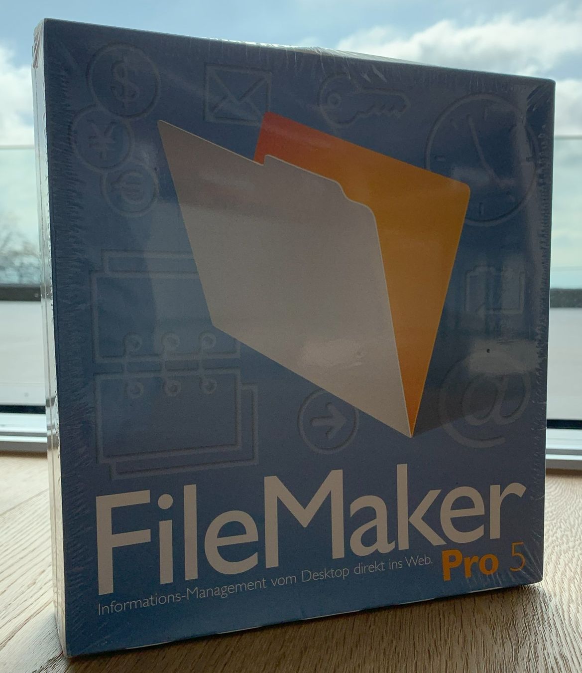 Software: Nostalgia / Windows 95 / MacOS 7 Software / FileMaker Pro 5 – Neu und originalverpackt aus Hinwil von