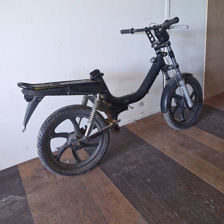 Tomos Parti ricambio per ciclomotori: Tomos Rahmen mit Papieren – Usato da Rupperswil venduto da pdg1990 1