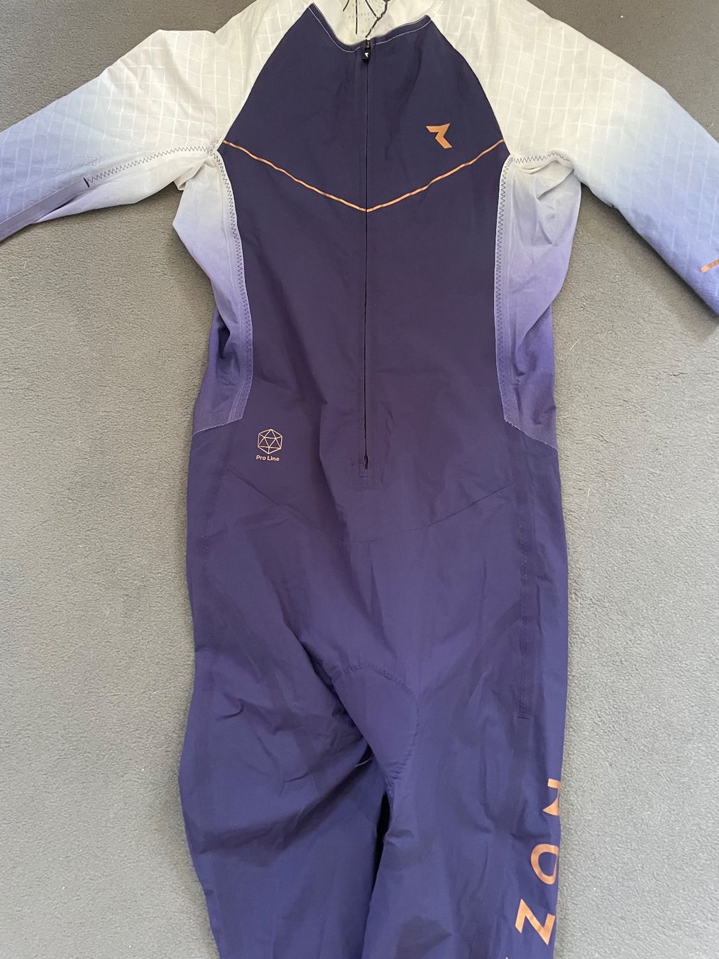 Ryzon Costumes: Rayzon Triathlon Graphene Suit Men – D'occasion à Trogen par Voegi1964