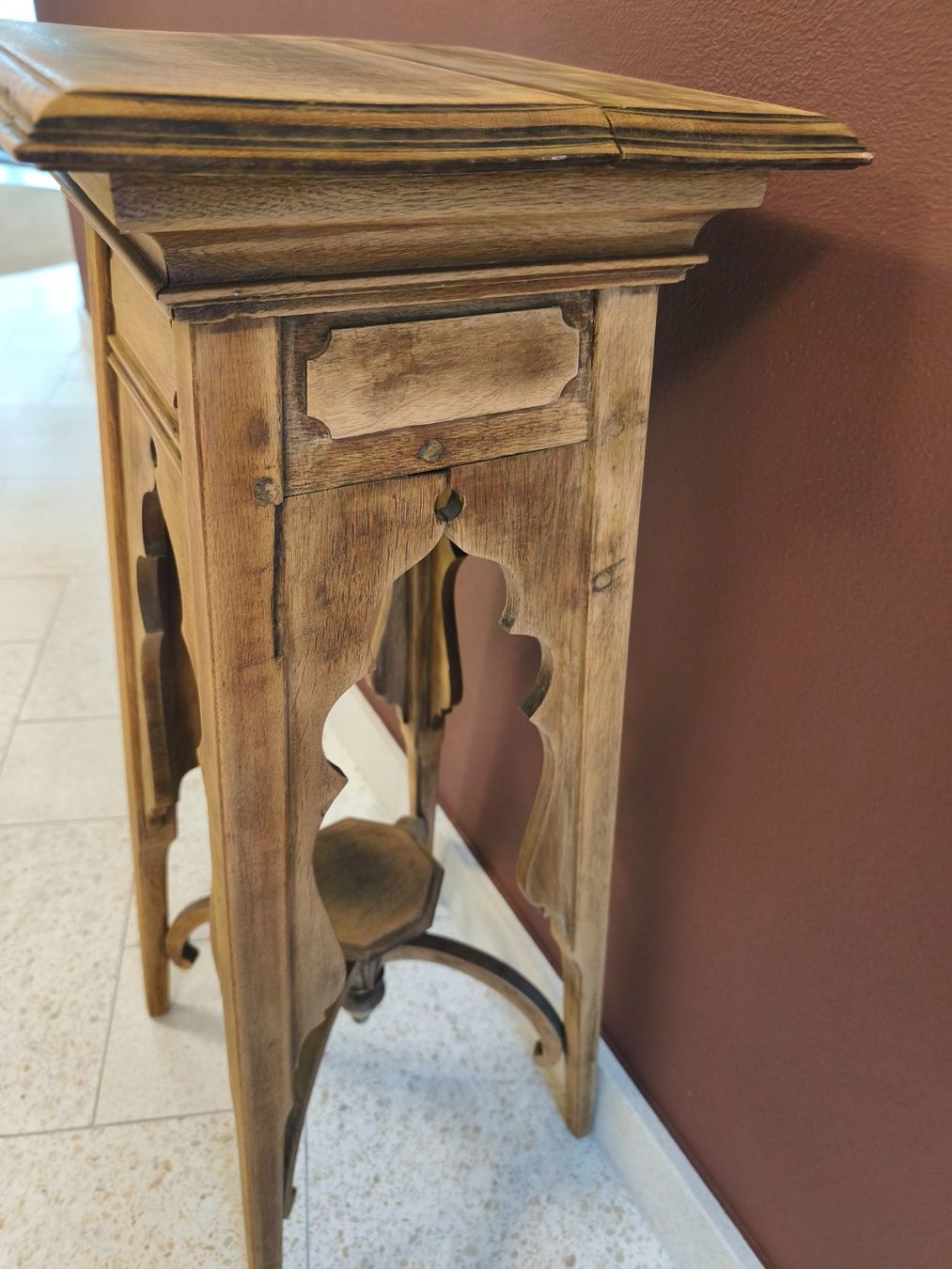 Autres articles pour la maison: Antiker Pflanzen Tisch massiv – D'occasion à Zürich par Jul69 5