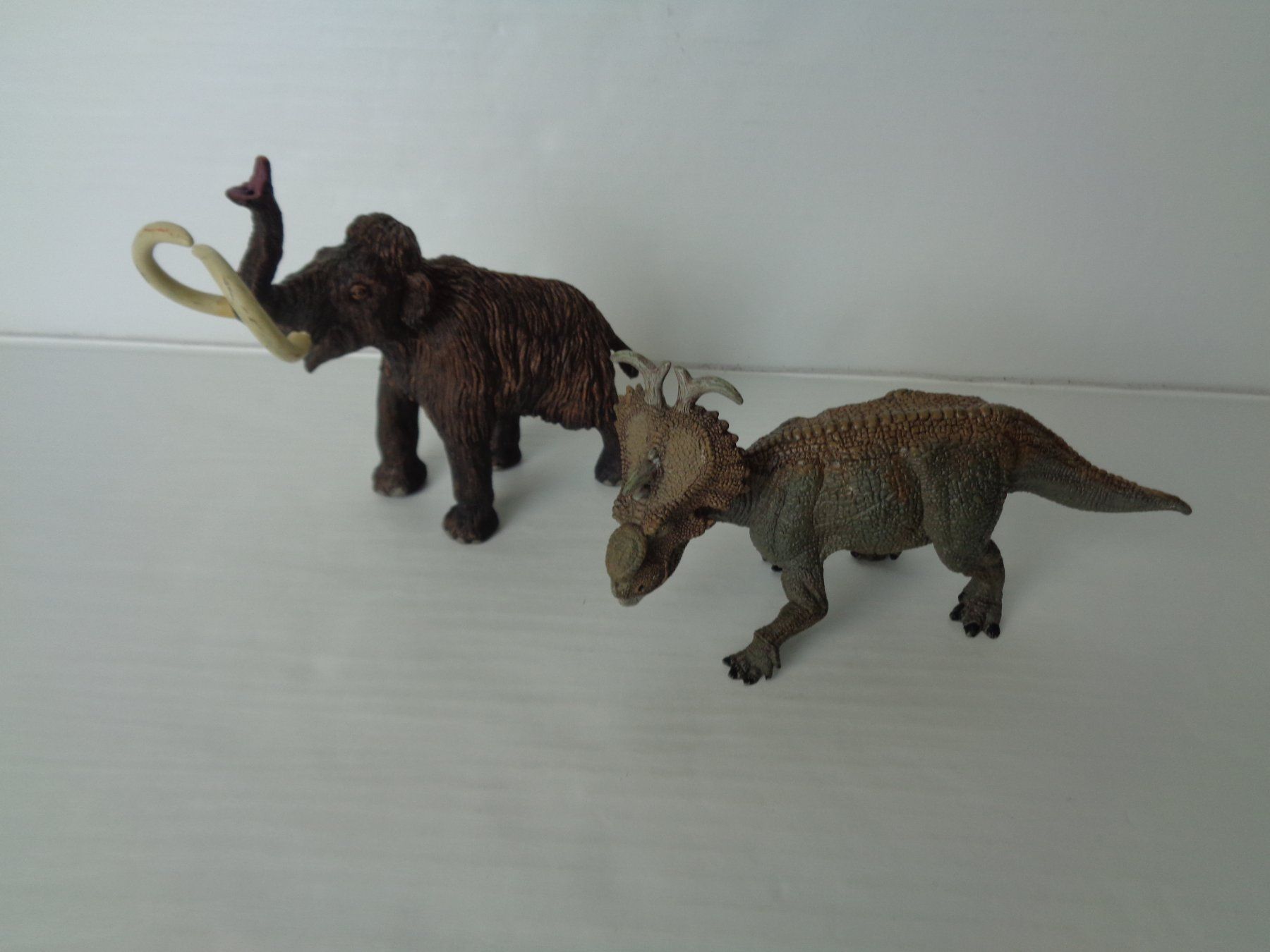 Spielzeuge: 7 grosse Tierfiguren – Gebraucht aus Chur von omonia 5