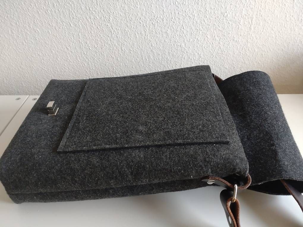 Borse: Sac ordinateur POPEQ – Usato da La Tour-de-Peilz venduto da Mottainai 1