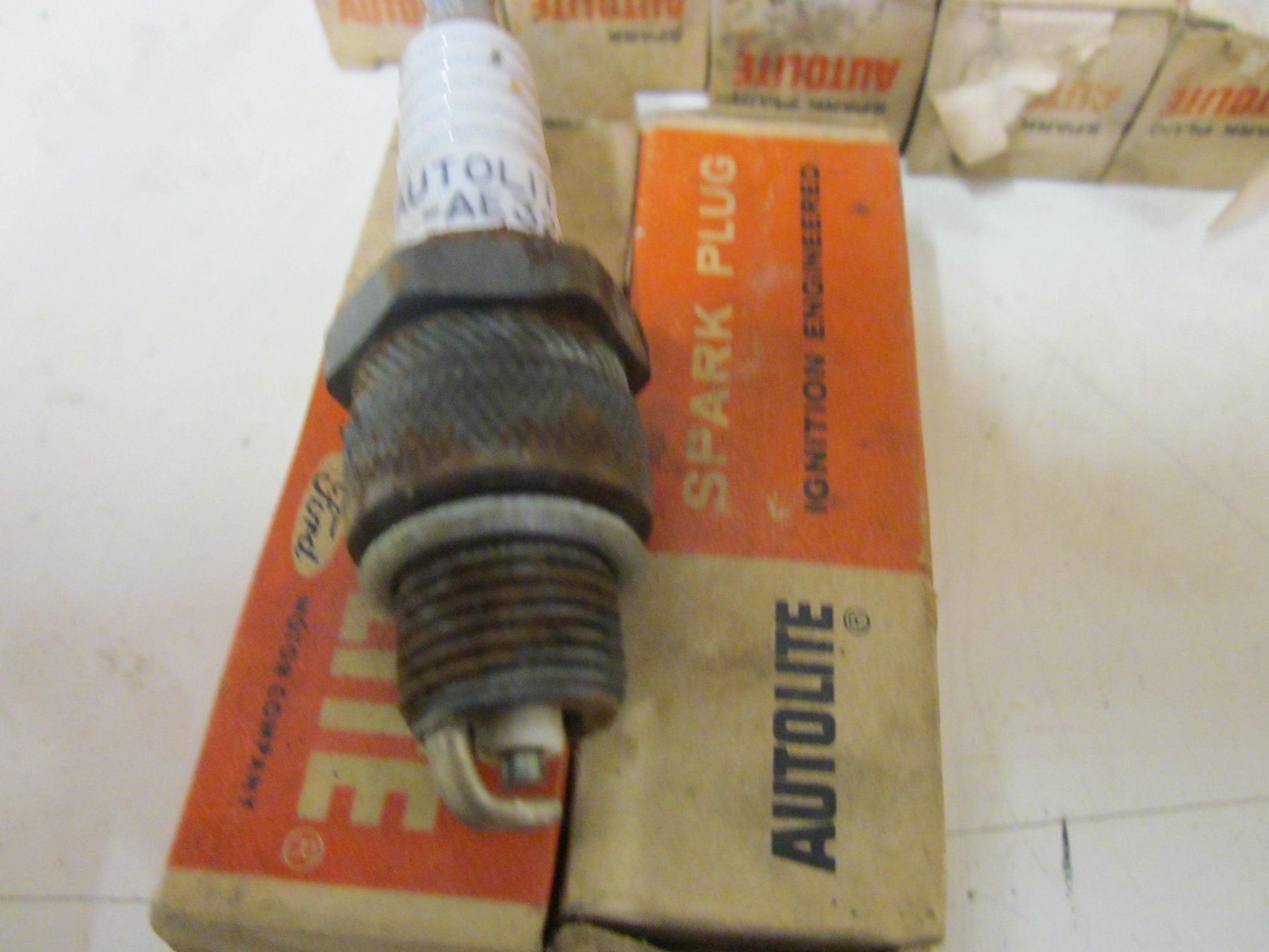 Tutti pezzi di ricambio auto: Antik Sparkplug Bougie Lodge Beru Vintage Auto Oldtimer – Usato da Grand-lancy venduto da kohler333 3
