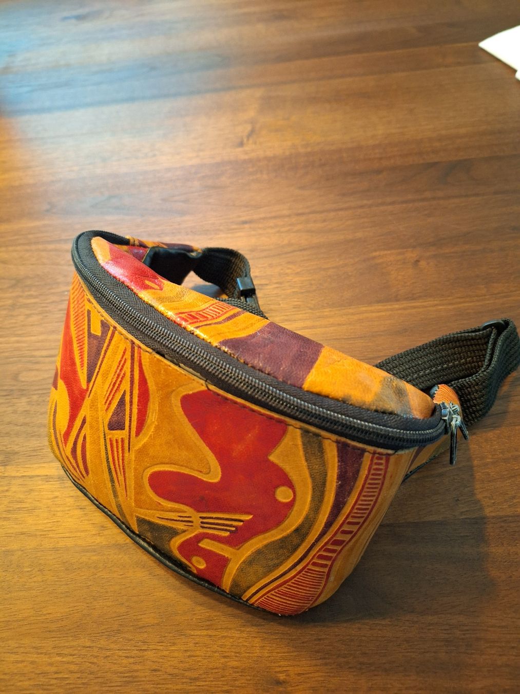 Taschen: Bauchtasche Leder gemustert mit Reissverschluss – Gebraucht aus Spiez von Tanja_Strohmeier026 1