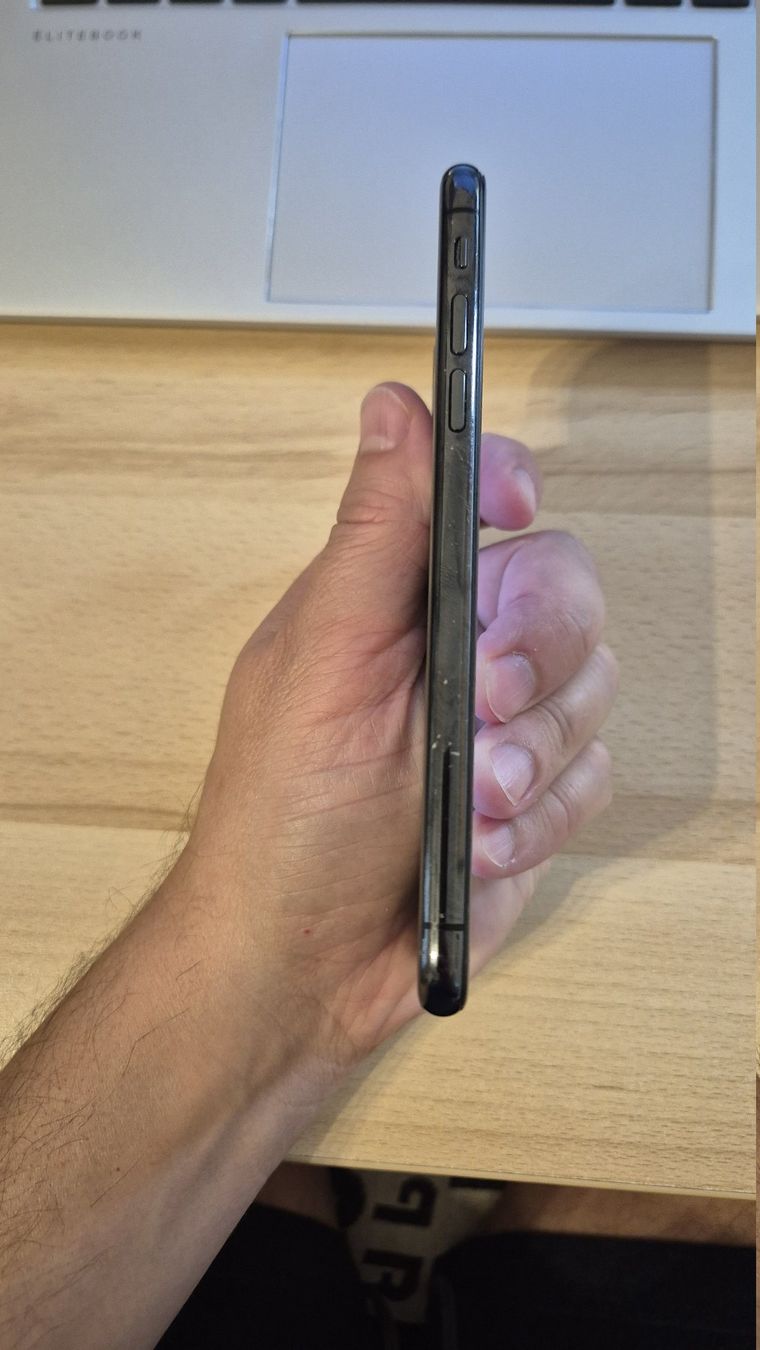 Apple Handys / Smartphones: iPhone Xs 256GB Black 3020 – Defekt aus Münchenbuchsee von MV_Solutions 6