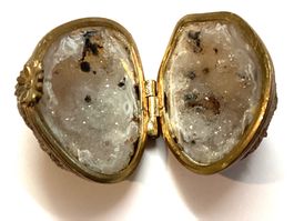 Altes Schmuckkästchen für Verlobungsring, etc. Geode, Form