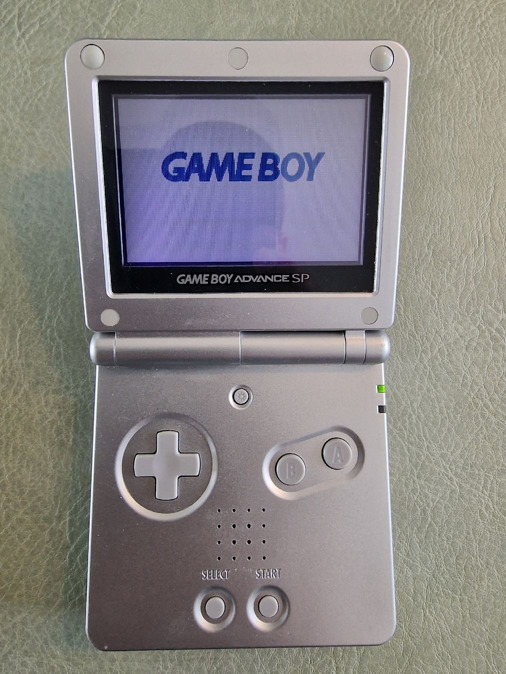 Nintendo Konsolen: Nintendo Game Boy Advance SP Silber mit Ladekabel  – Gebraucht aus Windisch von Pingu23 1