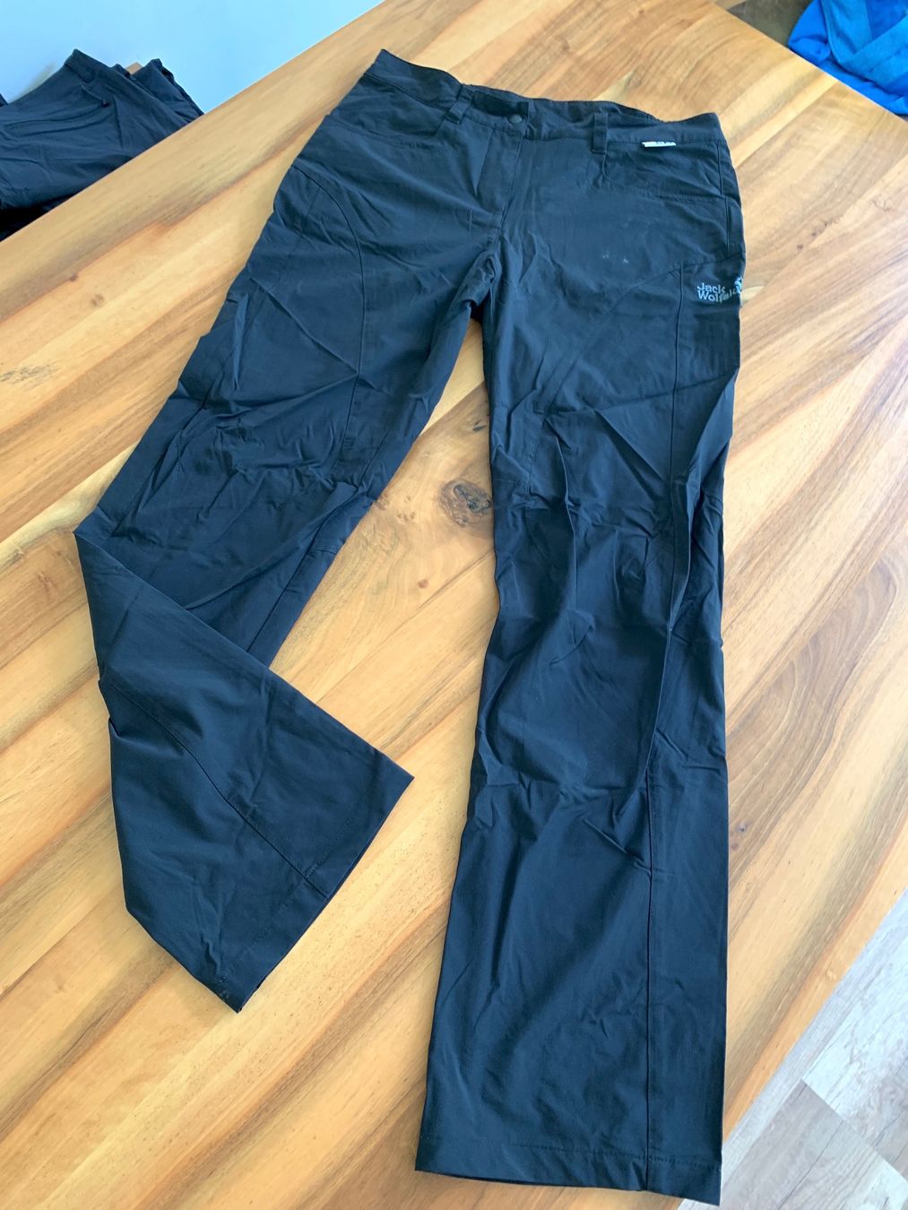 Jack Wolfskin Pantaloni: JACK WOLFSKIN ultra leichte Wanderhose Gr. 38 – Usato da Meiringen venduto da Jackwashere