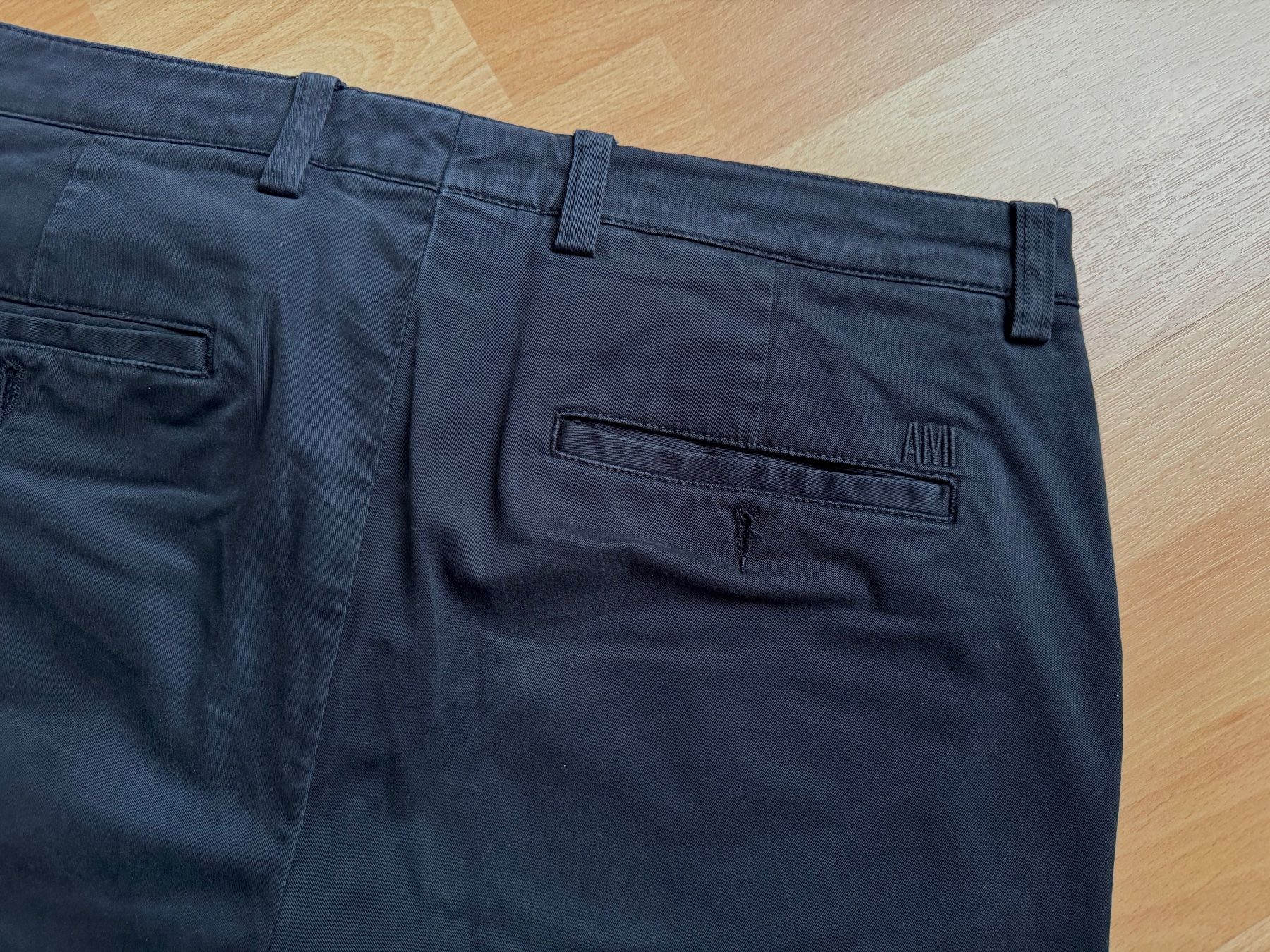 Pantaloni: Ami Paris Shorts Grösse M – Usato da Zürich venduto da cvds 4