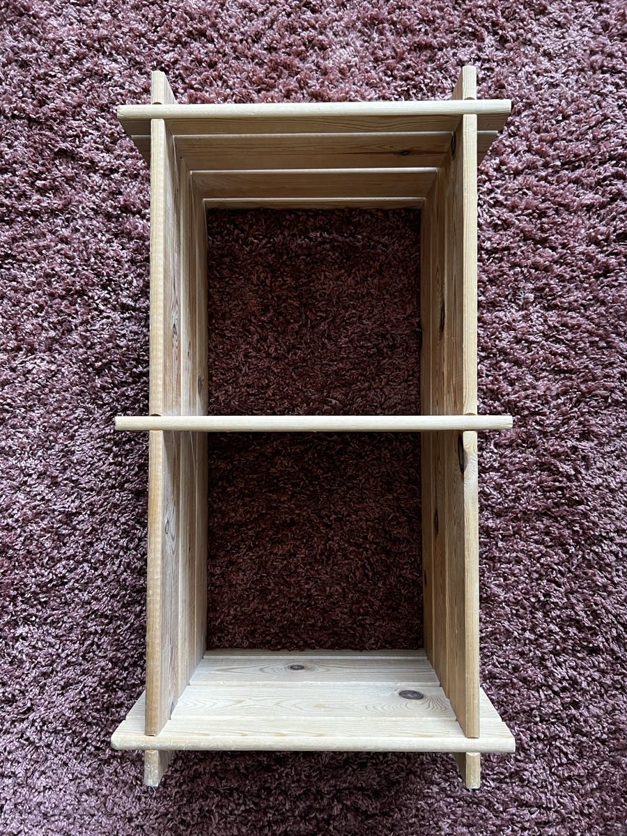 Étagères: Holzregal, 2 Fächer – D'occasion à Gockhausen par MariusWeber